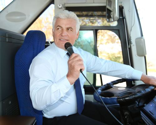 De buschauffeur als reisleider