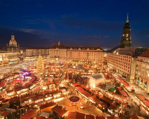 Verlichte stad Dresden tijdens Kerst