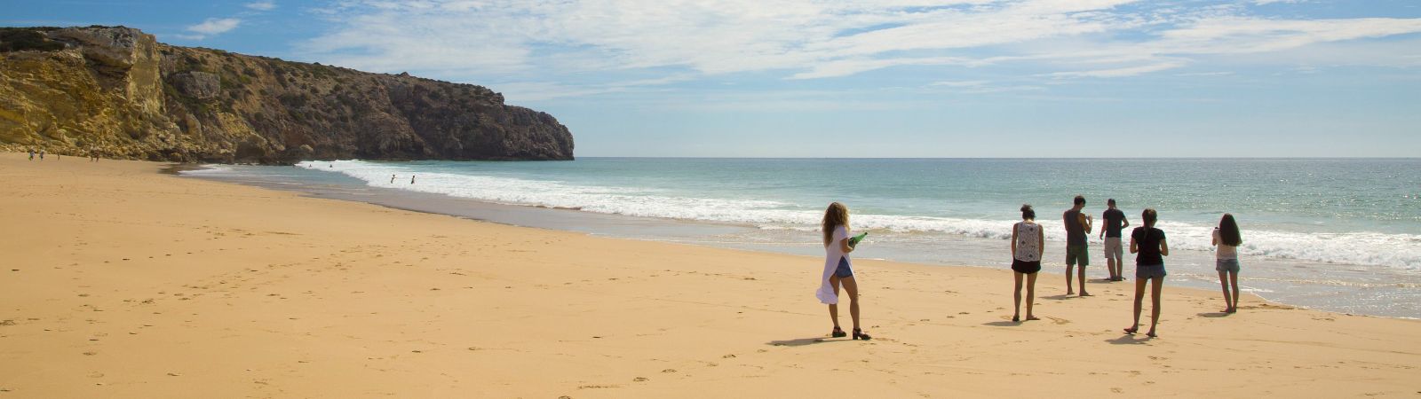 Groep op het strand in portugal